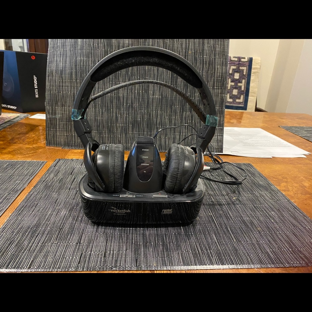 Rocket fish wireless headphones